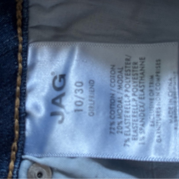 Medium Wash Denim Jeans - Picture 7 of 8